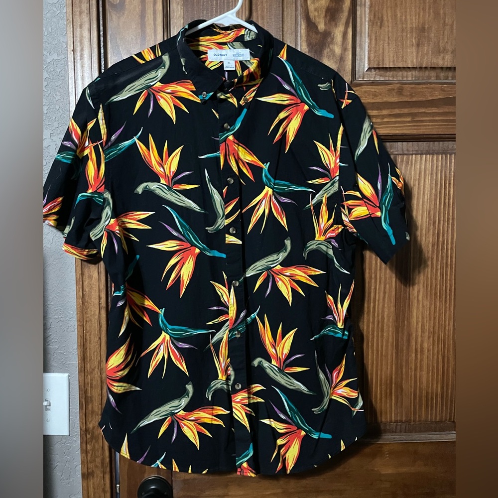 Size XL, Old Navy, button down bird of paradise print